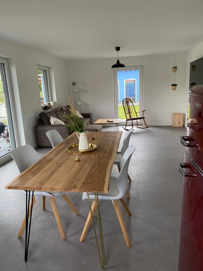 Deluxe Ferienwohnung für 4 bis 6 Personen kinder- und tierfreundlich W-LAN kostenfrei Lancken-Granitz Exterior foto