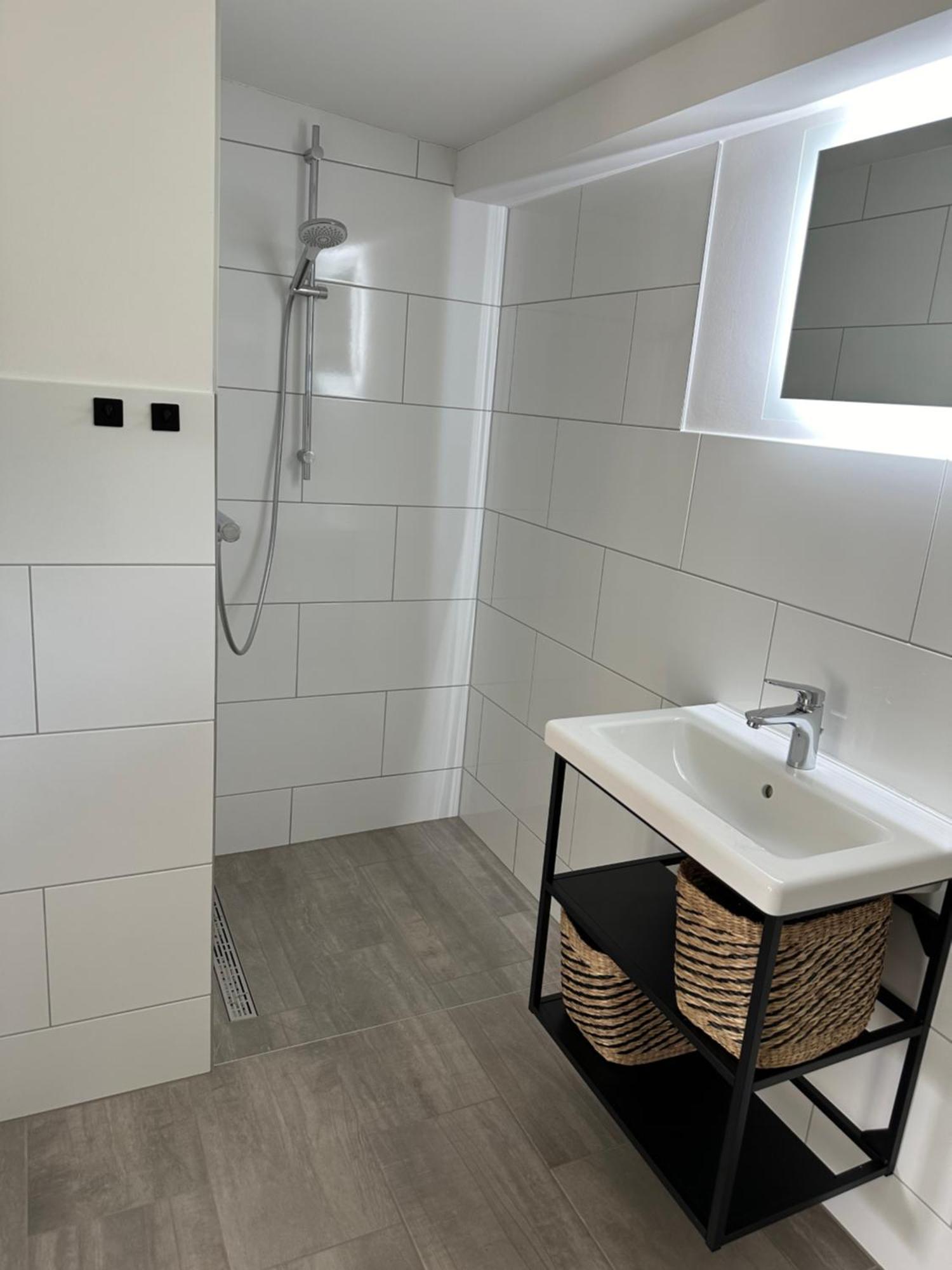 Deluxe Ferienwohnung für 4 bis 6 Personen kinder- und tierfreundlich W-LAN kostenfrei Lancken-Granitz Exterior foto